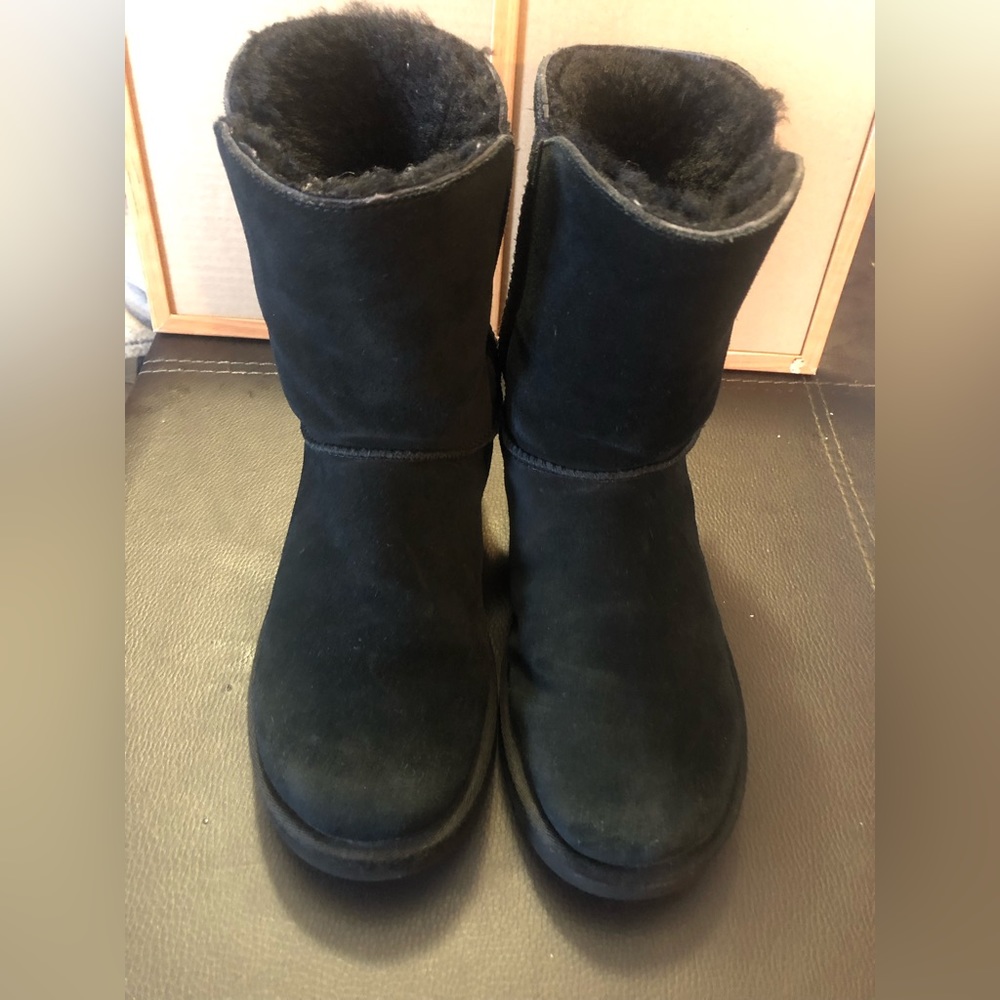 Ugg Boots with Buttons Straps